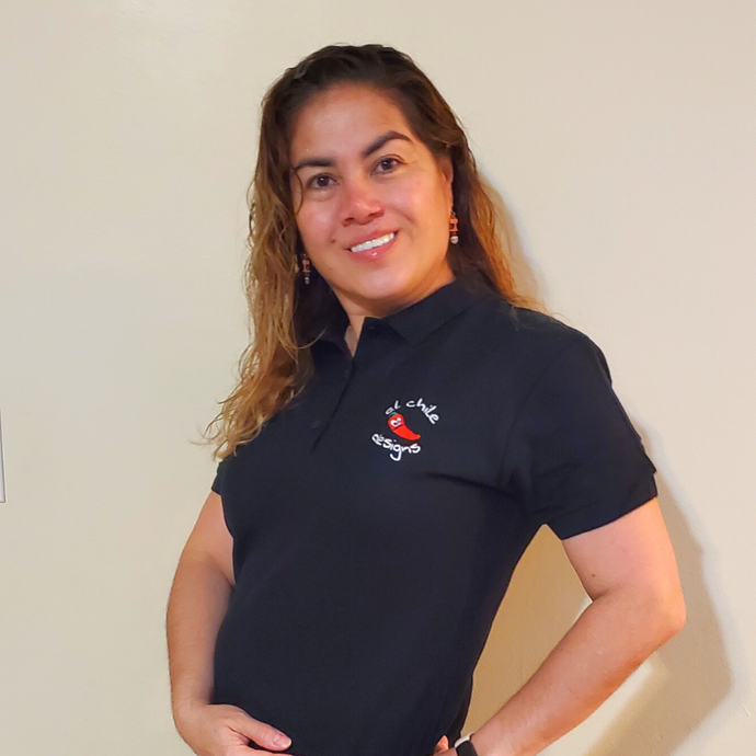 Al chile logo - Embroidered Women's Polo Shirt - Al chile designs